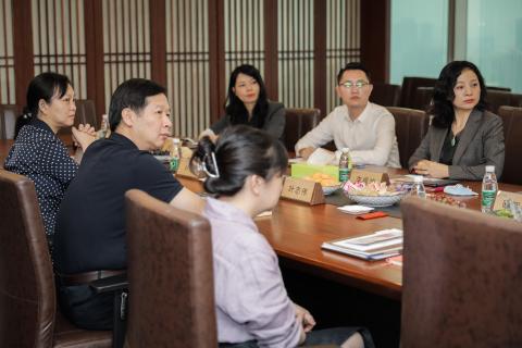 罗湖区委统战部副部长、工商联党组书记叶志伟一行到NG体育调研