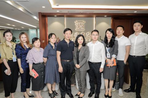 罗湖区委统战部副部长、工商联党组书记叶志伟一行到NG体育调研